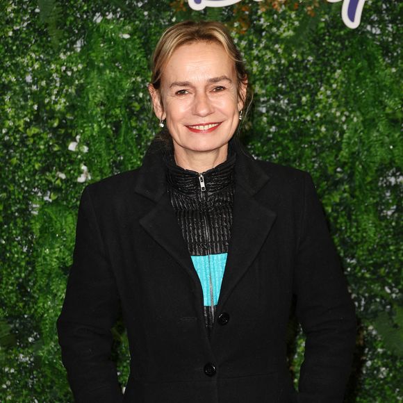 Sandrine Bonnaire - Avant-première de la mini-série Disney « Tout Va Bien » à l'UGC Normandie à Paris, le 9 novembre 2023. © Coadic Guirec / Bestimage