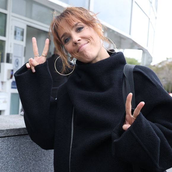 Exclusif - Zaz - Arrivées lors de l'enregistrement de l'émission "Vivement Dimanche" à Paris le 22 octobre 2025. © Bestimage