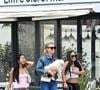 Jade aurait enlacé sa maman à son arrivée à Saint Barth avant de prendre dans ses bras le gérant de "Chez Bob", célèbre restaurant situé à Saint-Palais-sur-Mer, en Charente-Maritime.
Exclusif -Laeticia Hallyday et ses filles Jade et Joy (qui résident depuis quelques jours dans la propriété familiale du Cap-d'Ail) arrivent à Marseillan pour déjeuner avec Elyette Boudou "Mamie Rock" (qui fêtera ses 89 ans le 5 juillet prochain), accompagné de son père André Boudou et sa fille Alcéa (demi soeur de Laeticia). Toute la famille est allée déjeuner à la crêperie "La Maison de Camille" à Marseillan, France, le 2 juillet 2024.