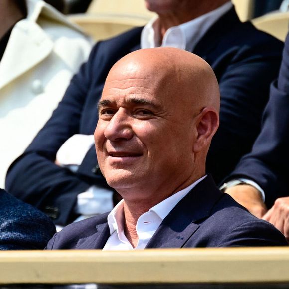 Andre Agassi ( coach ) en tribunes lors de la finale messieurs des Internationaux de France de Tennis de Roland Garros 2025 (jour 15), à Paris, France, le 8 juin 2025. © Dante Badano / PSNewz /Bestimage
