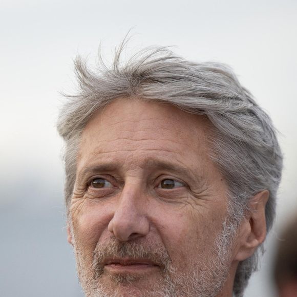 Antoine de Caunes en visite au festival Solidays 2022 à l'hippodrome ParisLongchamp le 26 juin 2022. © Jeremy Melloul/Bestimage
