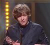 Sur scène, l'artiste a dédié sa victoire à son père disparu il y a trois ans, confiant que ce spectacle était une façon de "l'avoir sur les épaules" et de lui parler chaque soir.