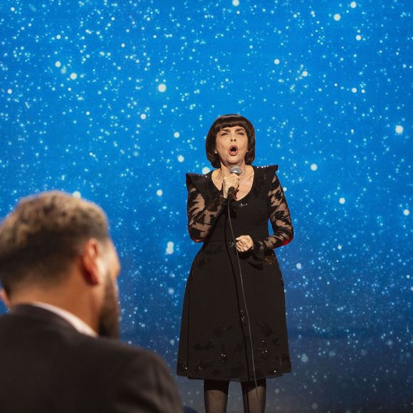 Exclusif - Mireille Mathieu - Hommage à Charles Aznavour lors de l'émission "Monsieur Aznavour", diffusée sur C8. Le 3 octobre 2019
© Jack Tribeca / Bestimage