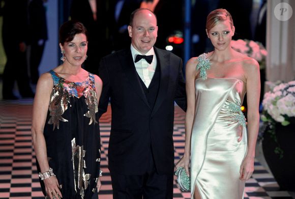 Charlene Wittstock, le Prince Albert II, la Princesse Caroline de Hanovre assistant au Bal de la Rose 2010 'Maroc' qui s'est tenu au Sporting de Monaco à Monte Carlo, Monaco, le 27 mars 2010. Photo by Edward Wright/ABACAPRESS.COM