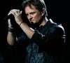 Il a suivi les traces de son père en se lançant lui aussi dans une carrière de musicien à succès

Exclusif - David Hallyday chante "Sang pour sang" en duo virtuel avec son père Johnny en utilisant l'IA - Enregistrement de l'émission "Les disques d'or de l'année" au Dôme de Paris, présentée par E.Gossuin et diffusée le 24 décembre à 21h10 sur M6
© Christophe Clovis / Bestimage