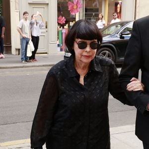 Exclusif - Mireille Mathieu lors de la cérémonie religieuse pour Olivier Echaudemaison en l'église Saint-Roch à Paris, France, le 7 septembre 2026. © Christophe Aubert/Bestimage