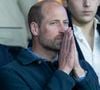 Le prince William a été surpris par son père
Le prince William, prince de Galles, et son fils, le prince George de Galles, assistent au match aller du quart de finale de Ligue des champions entre le PSG et Aston Villa (3-1) au Parc des Princes à Paris. © Cyril Moreau/Bestimage