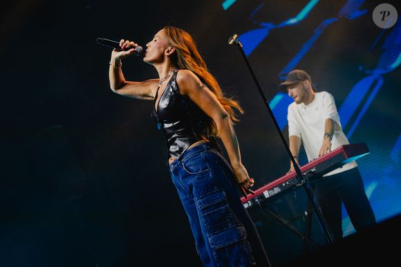 Elle a craqué pour refaire sa poitrine, après avoir allaité ses trois enfants. 

Vitaa en concert lors de la 1ère édition du "Festival Europe 2" au Casino de Paris le 17 juin 2025. © Alexandre Fumeron/Bestimage