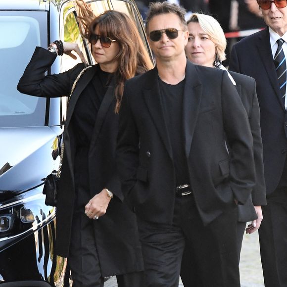 David Hallyday et sa femme Alexandra Pastor - Obsèques de Nathalie Baye en l'église Saint-Sulpice à Paris le 23 avril 2026. 

Photo de Clement Prioli / Bestimage