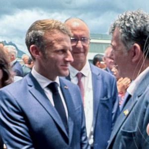 Entre projets professionnels et moment privilégié avec le chef de l’État, Stéphane Plaza repart avec de nouveaux souvenirs et perspectives pour l’avenir.

Exclusif - Stéphane Plaza, en voyage d'affaire pour trouver de nouveaux franchisés à Île Maurice, a reçu une invitation du président Emmanuel Macron à l'occasion de l'inauguration du nouveau site de l'Ambassade de France à Maurice à l'immeuble "The Workplace", Moka-Telfair, le vendredi 21 novembre 2025. © Bestimage