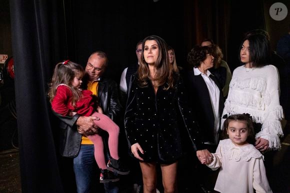 Karine Ferri enregistre l'émission "La chanson secrète", présentée par Nikos Aliagas et diffusée le 29 décembre sur TF1

© Guillaume Gaffiot-Cyril Moreau / Bestimage