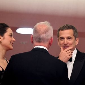 Thierry Frémaux, Marion Cotillard et Guillaume Canet - Descente des marches du film « Karma » lors du 79ème Festival International du Film de Cannes, le 15 mai 2026. © Jacovides-Moreau / Bestimage