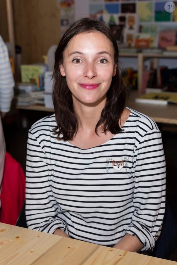 Lolita Séchan au Festival du Livre de Paris au Grand Palais éphémère à Paris, France, le 23 avril 2022. © Jack Tribeca/Bestimage