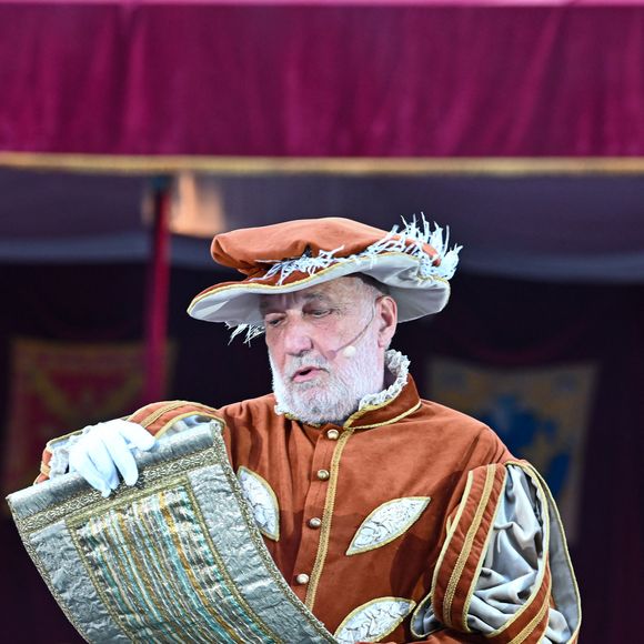 François Berléand, lors de l'Ommegang de Bruxelles. Pour célébrer ses 90 ans, l’Ommegang célèbre cette année la venue de Charles Quint à Bruxelles. Le 29 juin 2022. Frederic Andrieu / Bestimage