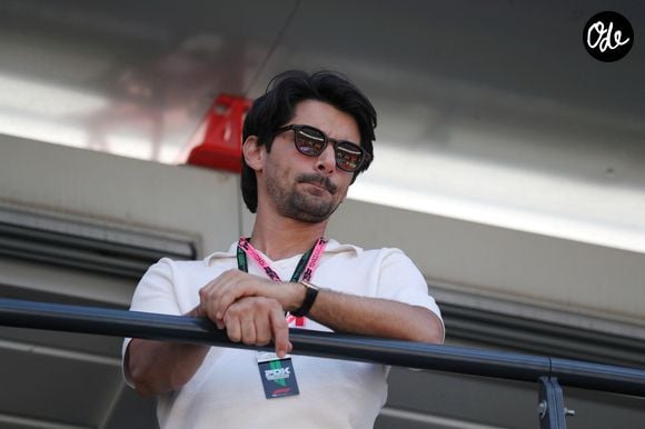 "Mes parents n'avaient pas forcément les moyens de payer les saisons de karting de manière infinie. C'était déjà des budgets qui étaient très élevés. On va parler probablement d'un budget de 250 000, 300 000 euros", fait savoir Lorenzo, l'aîné de Charles.

Lorenzo Leclerc, frère de Charles - La famille Leclerc lors des essais libres du 82ème Grand Prix de Formule 1 (F1) de Monaco, le 23 mai 2025. © Jean-François Ottonello/Nice Matin/Bestimage