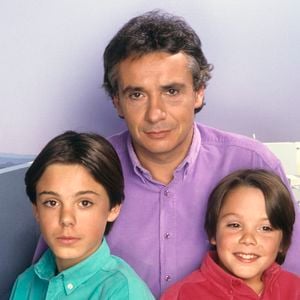 Archives - En France, à Paris, rendez-vous avec Michel Sardou et ses deux fils, Romain, 13 ans et Davy, 9 ans. Novembre 1987
© Michel Marizy via Bestimage