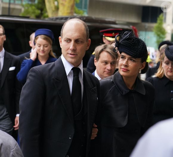 Pour qualifier cette médiatisation, Sophie Winkleman emploie des adjectifs très forts.

Sophie Winkleman et Frederick Windsor lors des funérailles de la duchesse de Kent à Westminster. Photo par Alpha Agency / Bestimage