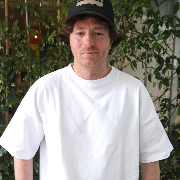 Aucune autre information n'a filtré concernant l'identité de cette personne mais celle-ci n'a semble pas avoir fait parler d'elle depuis le début de l'affaire, 

Exclusif - Jean Imbert - Célébrités aux Internationaux de France de Tennis de Roland Garros 2023 - Jour 13 à Paris le 09 Juin 2023. 
© Bertrand Rindoff / Bestimage