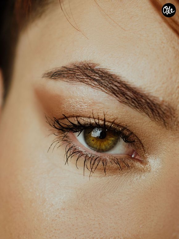 Fard qui file dans les plis et trait d'eyeliner invisible gâchent bien trop souvent le regard.