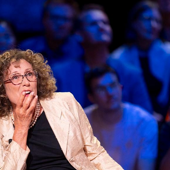 Exclusif - Mireille Dumas lors de l'enregistrement de l'émission "La Boîte à secrets", présentée par F.Bollaert et diffusée le 26 septembre 2025 sur France 3, dans les studios du Lendit à Saint-Denis, Seine Saint-Denis, France, le 8 septembre 2025. © Pierre Perusseau/Bestimage