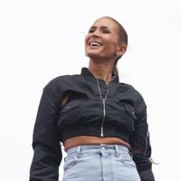 Revenue de vacances, Vitaa sur scène le teint hâlé : elle n'aurait loupé cet évènement avec Marguerite pour rien au monde