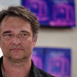 David Hallyday signe son livre au Festival du livre de Paris, au Grand Palais éphémère, le 14 avril 2024. Photo par Thibaud MORITZ/ABACAPRESS.COM