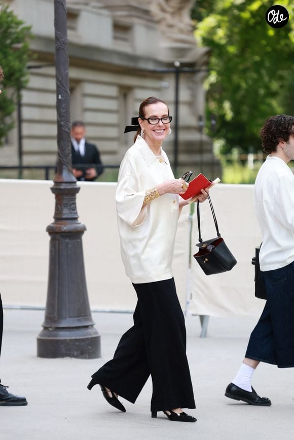 Carole Bouquet au défilé Chanel "Collection Haute Couture Automne/Hiver 2026-2027" lors de la Fashion Week de Paris, le 7 juillet 2026.

© Florian Lavielle / Bestimage