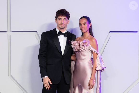 Charles Leclerc et son épouse Alexandra Saint Mleux assistent à la 70ème édition du Bal de la Rose au Sporting Club de Monte-Carlo à Monaco, le 21 mars 2026. Créé par la Princesse Grace de Monaco en 1954, le Bal de la Rose est l'un des principaux événements caritatifs de Monaco, au profit de la Fondation Princesse Grace. © Olivier Huitel/Pool Monaco/Bestimage