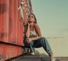 Adidas réinvente même son modèle emblématique avec des silhouettes modernes et audacieuses.