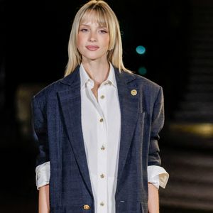 Angèle au photocall du défilé Chanel Collection Femme Prêt-à-Porter Printemps/Eté 2027 lors de la Fashion Week de Paris (PFW) au Grand Palais, à Paris, France, le 5 octobre 2026.

© Olivier Borde/Bestimage