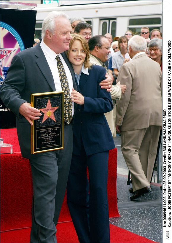 Anthony Hopkins inaugure son étoile sur le Walk of Fame à Hollywood en présence de Jodie Foster le 25 septembre 2003. © ALAIN ROLLAND / MAXIMA PROD / BESTIMAGE