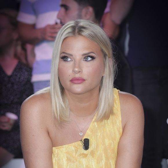 Exclusif - Kelly Vedovelli - Sur le plateau de l’émission TPMP (Touche Pas à Mon Poste) présentée en direct par C.Hanouna et diffusée sur C8 - Paris le 05/09/2023 - © Jack Tribeca / Bestimage