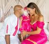 La chanteuse les a tous eus avec son mari Hicham
Vitaa avec son mari Hicham et leur fille Noa. Août 2023.