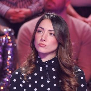 Delphine Wespiser a vécu un véritable cauchemar dans son jardin alsacien. 

Exclusif - Delphine Wespiser, sur le plateau de  TBT9 présenté par C.Hanouna, et diffusé en direct sur W9, Paris, France. © Jack Tribeca / Bestimage