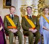 Le fils aîné de Henri 1er est officiellement devenu Guillaume V. 

Grand-duc Henri de Luxembourg, grande-duchesse Maria Teresa de Luxembourg, prince Guillaume (héritier du trône de Luxembourg), Stéphanie de Lannoy (future grande-duchesse de Luxembourg) : cérémonie d'adieu au Palais Grand-Ducal dans le cadre des festivités marquant le changement de souverain au Luxembourg. Premier jour des célébrations à Luxembourg. Photo : Dana Press / Bestimage