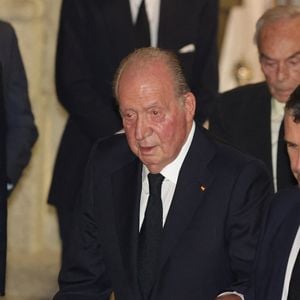 La reine Sofia et le roi Juan Carlos - La famille royale d'Espagne à la sortie des obsèques de Juan Gomez-Acebo en la cathédrale Castrense à Madrid. Le 8 septembre 2024. (Europa Press / Bestimage).