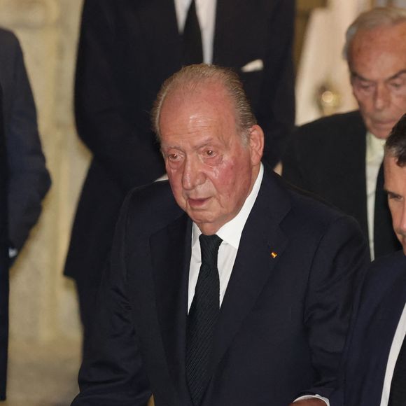 La reine Sofia et le roi Juan Carlos - La famille royale d'Espagne à la sortie des obsèques de Juan Gomez-Acebo en la cathédrale Castrense à Madrid. Le 8 septembre 2024. (Europa Press / Bestimage).
