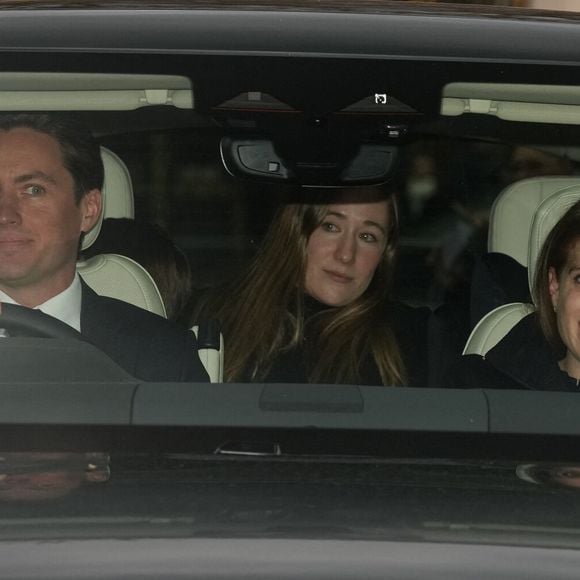 La princesse Beatrice d’York et son mari Edoardo Mapelli Mozzi - Members of the Royal Family attend a Christmas Lunch at Buckingham Palace in London, UK, on the 19th December 2024.

Picture by James Whatling