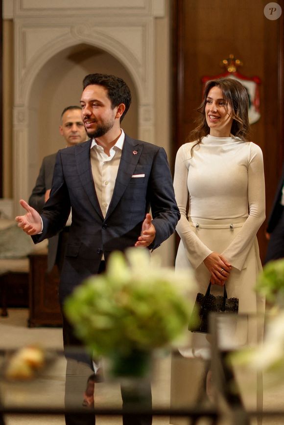 Le prince héritier de Jordanie, Al Hussein bin Abdullah II, et son épouse, la princesse Rajwa Al Hussein, reçoivent les meilleurs élèves du Tawjihi (équivalent de la fin des études secondaires ou du baccalauréat) pour l'année académique 2024-2025, et les félicitent pour leur réussite, au palais Basman, à Amman, en Jordanie, le 15 août 2025. Photo by Balkis Press/ABACAPRESS.COM