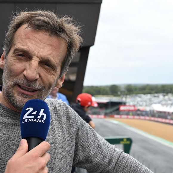 Exclusif - Mathieu Kassovitz interviewé par Vincent Cerutti lors des 24H du Mans 2024, le 15 juin 2024.
©Frédéric Chambert / Panoramic / Bestimage