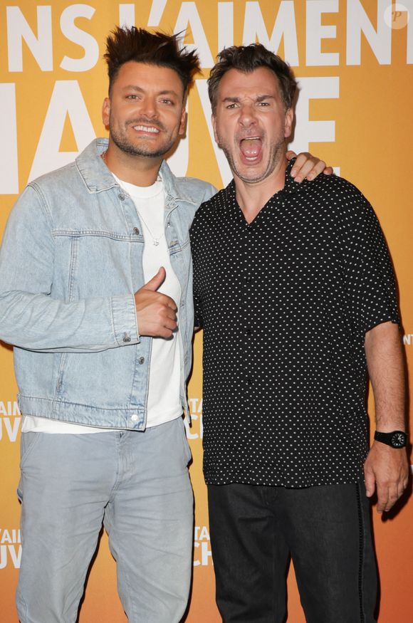 Les deux humoristes sont très proches dans la vie de tous les jours,

Kev Adams et Michaël Youn - Avant-première du film "Certains l'aiment chauve"  au Cinéma UGC Ciné Cité Bercy à Paris le 10 juillet 2025. © Coadic Guirec/Bestimage