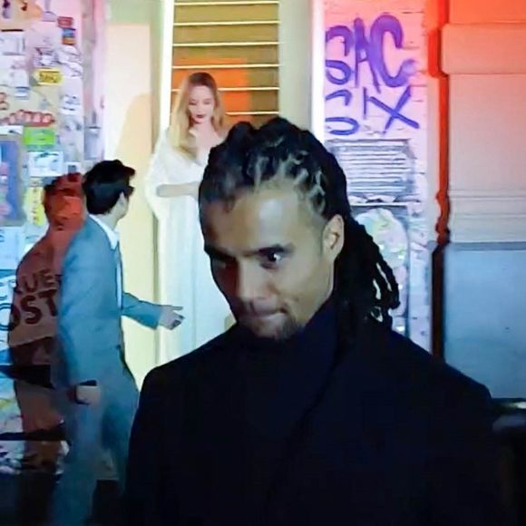 Exclusif - Le rappeur Akala sort de l'Atelier Jolie et alimente ainsi la rumeur de romance entre lui et Angelina Jolie le 5 octobre 2024.