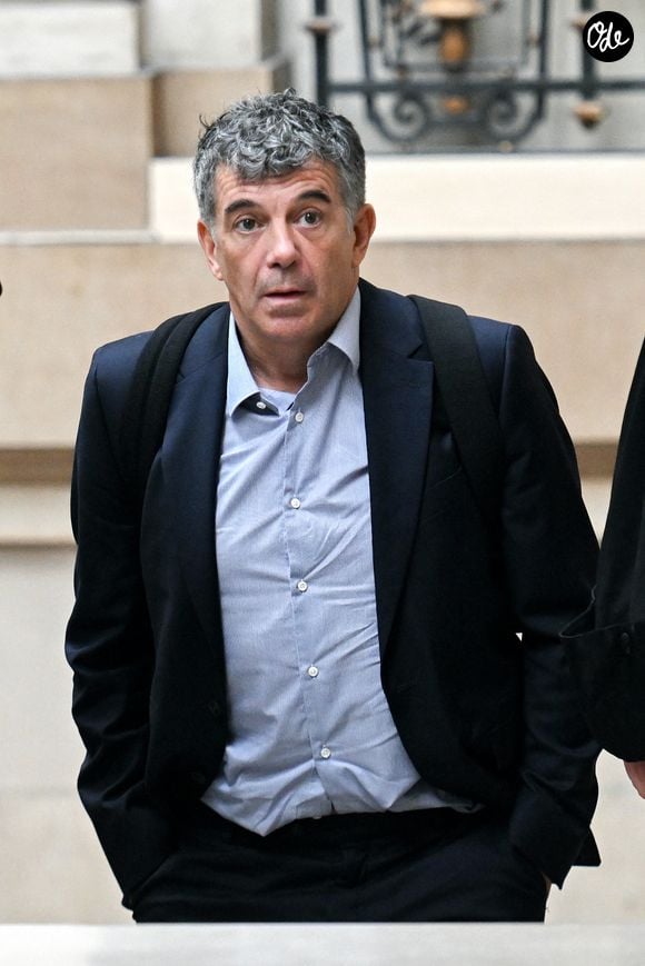 Stéphane Plaza arrive avec ses avocats Julien Roelens et Antonin Gravelin-Rodriguez (Cabinet Joshua) à son procès jugé en appel pour violences conjugales, au palais de justice de Paris, France, le 1er juillet 2026. © Nikola Kis Derdei/Bestimage