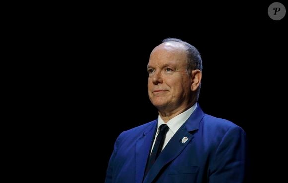 Son escapade l'a mené dans l'antre d'un collectionneur d'exception, gardien d'un trésor inestimable.

Le prince Albert II de Monaco assiste à la projection du documentaire "Le Rocher des Champions" (Canal Plus) au Grimladi Forum à Monaco, le 27 mai 2026.
 Jean-François Ottonello / Nice Matin / Bestimage