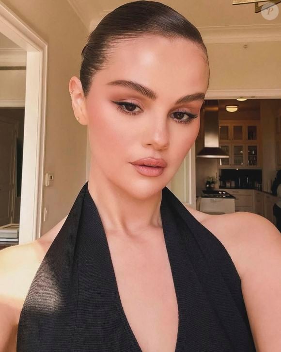Avec près de 94 millions de germes nichés dans ses fibres humides, votre serviette de bain est souvent la cause première de vos imperfections. Mais il existe des solutions !

Capture d'écran de Selena Gomez.