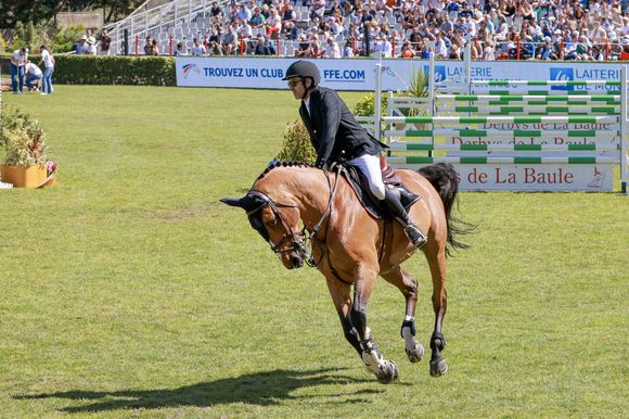 Guillaume Canet participe au Jumping International de la Baule sur son cheval James Bond du Bec le 10 juin 2023.

© Laetitia Notarianni / Bestimage