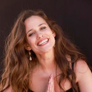 Lucie Lucas rejoint la série Demain nous appartient sur TF1.
Lucie Lucas de la série Cannes Confidential à CANNESERIES . Photo par Christophe Aubert via Bestimage