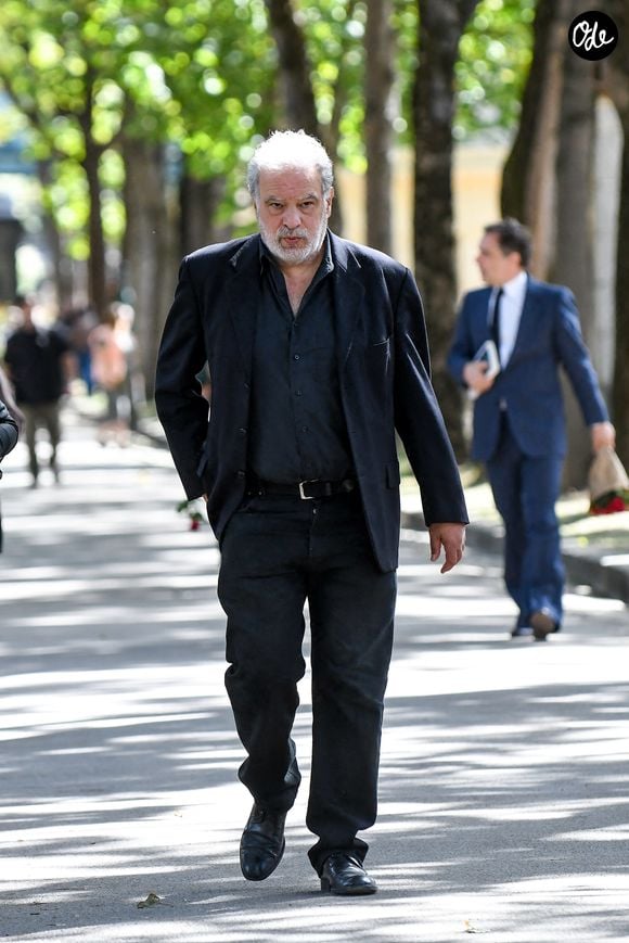 Raphaël Mezrahi aux arrivées des obsèques de Catherine Ringer, la chanteuse des Rita Mitsouko, au cimetière de Montmartre, dans le 18ème arrondissement de Paris, France, le 19 septembre 2026. © Bestimage