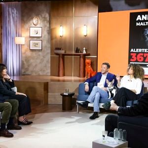 Exclusif - Valérie Perrin, Bernard Montiel, Oli et son chien Monday sur plateau de l'émission "Animalement Vôtre" présentée par B.Montiel et diffusée le 22 mars 2026 sur France 3, à Paris, France, le 2 décembre 2025. © Jack Tribeca/Bestimage