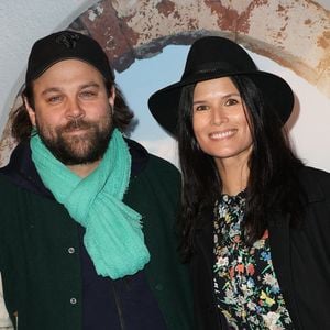 La fille d'Arthur Jugnot et de Flavie Péan a fêté son premier anniversaire, entourée de sa famille.

Arthur Jugnot et sa femme Flavie Péan - Soirée de gala pour la première de la comédie musicale "Mamma Mia ! Le Musical" au Casino de Paris.

© Coadic Guirec/Bestimage